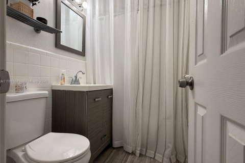 Villa ou maison à vendre à Fort Lauderdale, Floride: 3 chambres, 156.91 m2 № 2048002 - photo 23