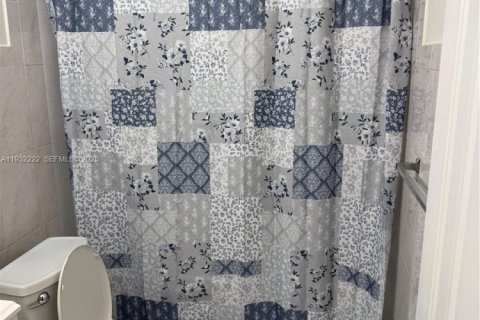 Снять в аренду кондоминиум в Дания-Бич, Флорида 2 спальни, 69.96м2, № 1990801 - фото 5