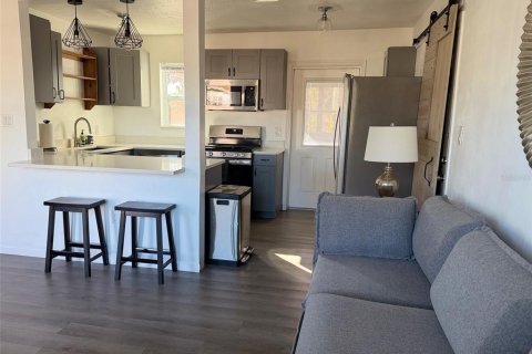 House in Seminole, Florida 2 bedrooms, 80.64 sq.m. № 2312707 - photo 10