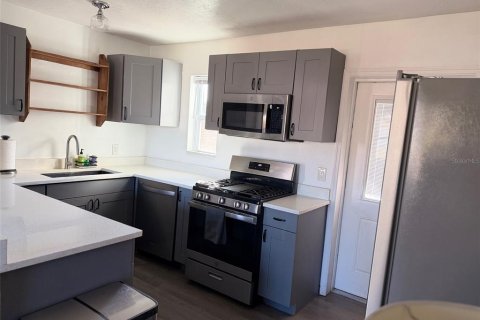 House in Seminole, Florida 2 bedrooms, 80.64 sq.m. № 2312707 - photo 2