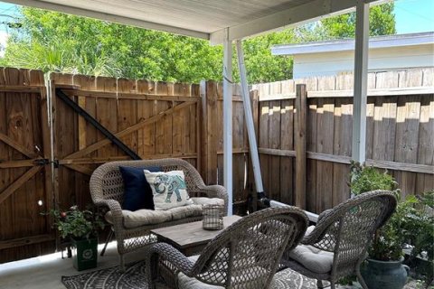 House in Seminole, Florida 2 bedrooms, 80.64 sq.m. № 2312707 - photo 21