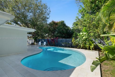 Villa ou maison à vendre à Palmetto Bay, Floride: 4 chambres, 246.28 m2 № 1973746 - photo 11