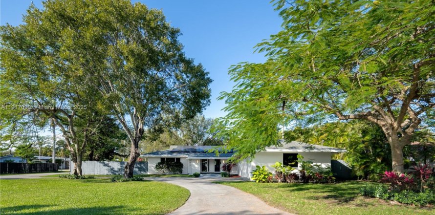 Villa ou maison à Palmetto Bay, Floride 4 chambres, 246.28 m2 № 1973746