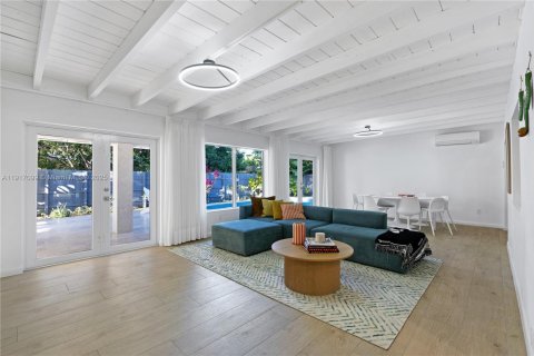 Villa ou maison à vendre à Palmetto Bay, Floride: 4 chambres, 246.28 m2 № 1973746 - photo 19