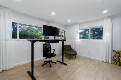 Villa ou maison à vendre à Palmetto Bay, Floride: 4 chambres, 246.28 m2 № 1973746 - photo 17