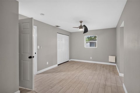 House in Tampa, Florida 3 bedrooms, 156.45 sq.m. № 2277158 - photo 14