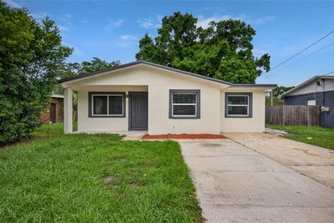 House in Tampa, Florida 3 bedrooms, 156.45 sq.m. № 2277158