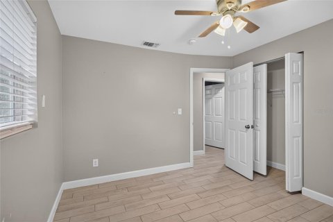 House in Tampa, Florida 3 bedrooms, 156.45 sq.m. № 2277158 - photo 29