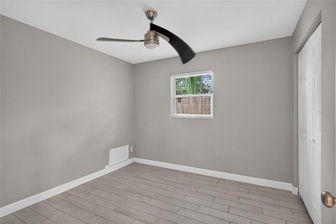 House in Tampa, Florida 3 bedrooms, 156.45 sq.m. № 2277158 - photo 26