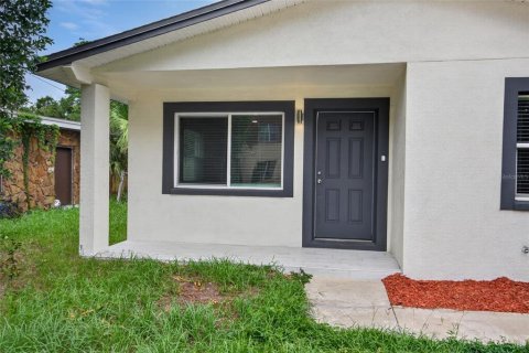 House in Tampa, Florida 3 bedrooms, 156.45 sq.m. № 2277158 - photo 4