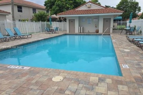 Touwnhouse à Pembroke Pines, Floride 3 chambres, 155.33 m2 № 2152489