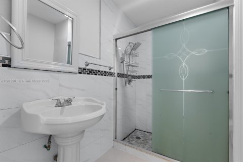 Купить виллу или дом в Мирамар, Флорида 4 спальни, 139.91м2, № 1974072 - фото 20