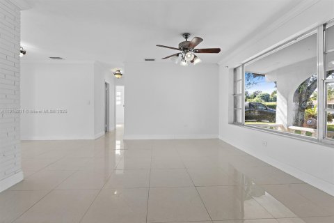 Купить виллу или дом в Мирамар, Флорида 4 спальни, 139.91м2, № 1974072 - фото 14