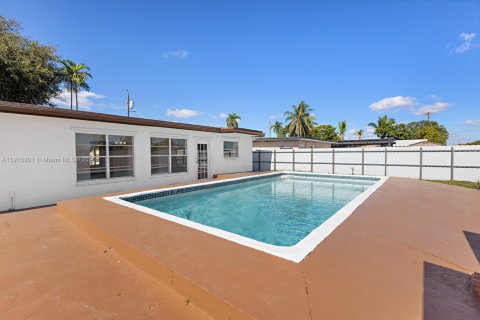 Купить виллу или дом в Мирамар, Флорида 4 спальни, 139.91м2, № 1974072 - фото 10