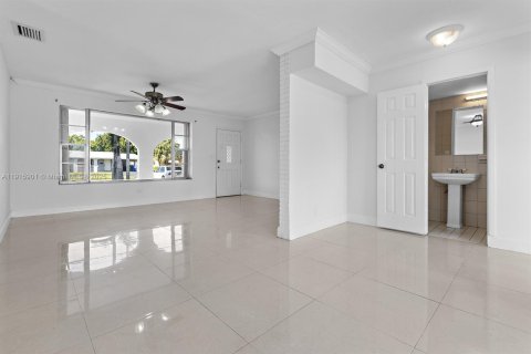 Купить виллу или дом в Мирамар, Флорида 4 спальни, 139.91м2, № 1974072 - фото 16