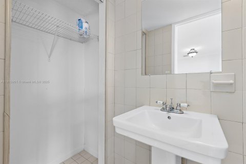 Купить виллу или дом в Мирамар, Флорида 4 спальни, 139.91м2, № 1974072 - фото 23