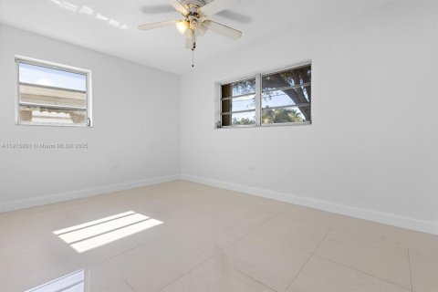 Купить виллу или дом в Мирамар, Флорида 4 спальни, 139.91м2, № 1974072 - фото 22