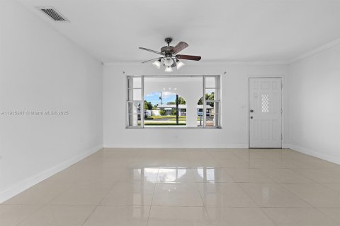 Купить виллу или дом в Мирамар, Флорида 4 спальни, 139.91м2, № 1974072 - фото 15