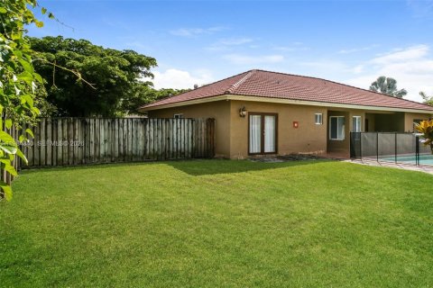 Снять в аренду виллу или дом в Майами, Флорида 4 спальни, 186.36м2, № 2045508 - фото 14