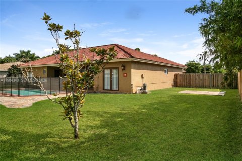 Снять в аренду виллу или дом в Майами, Флорида 4 спальни, 186.36м2, № 2045508 - фото 15