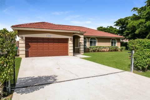 Дом в Майами, Флорида 4 спальни, 186.36м2 № 2045508