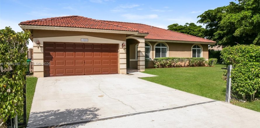 Дом в Майами, Флорида 4 спальни, 186.36м2 № 2045508