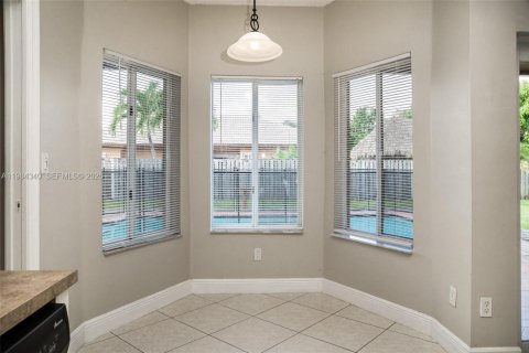 Снять в аренду виллу или дом в Майами, Флорида 4 спальни, 186.36м2, № 2045508 - фото 5