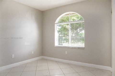 Снять в аренду виллу или дом в Майами, Флорида 4 спальни, 186.36м2, № 2045508 - фото 11