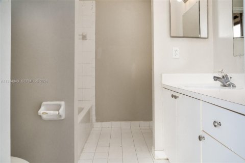 Снять в аренду виллу или дом в Майами, Флорида 4 спальни, 186.36м2, № 2045508 - фото 12