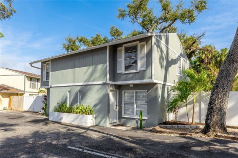 Immobilier commercial à vendre à Sarasota, Floride: 4 chambres, 178.37 m2 № 2097656 - photo 2