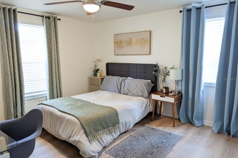 Immobilier commercial à vendre à Sarasota, Floride: 4 chambres, 178.37 m2 № 2097656 - photo 9