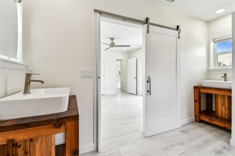 Villa ou maison à vendre à Tarpon Springs, Floride: 2 chambres, 122.63 m2 № 1851709 - photo 7