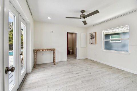 Villa ou maison à vendre à Tarpon Springs, Floride: 2 chambres, 122.63 m2 № 1851709 - photo 4