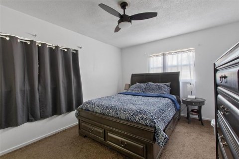 House in Winter Haven, Florida 4 bedrooms, 178.37 sq.m. № 1650925 - photo 14