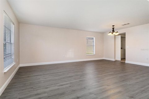 Casa en venta en Haines City, Florida, 4 dormitorios, 276.29 m2 № 1888490 - foto 7