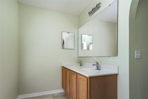 Casa en venta en Haines City, Florida, 4 dormitorios, 276.29 m2 № 1888490 - foto 16