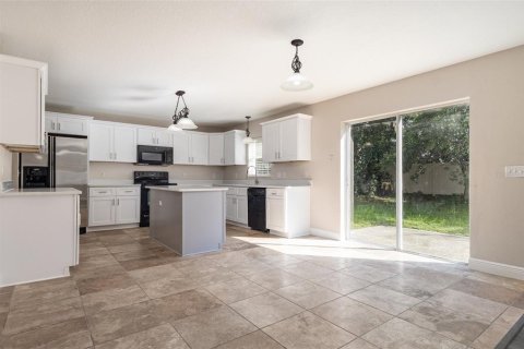 Casa en venta en Haines City, Florida, 4 dormitorios, 276.29 m2 № 1888490 - foto 8