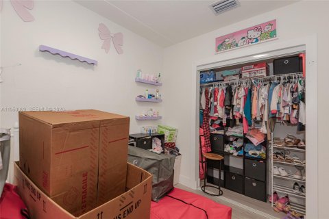 Villa ou maison à louer à Miami, Floride: 2 chambres, 132.66 m2 № 2027157 - photo 18