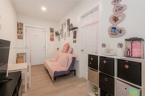 Villa ou maison à louer à Miami, Floride: 2 chambres, 132.66 m2 № 2027157 - photo 21