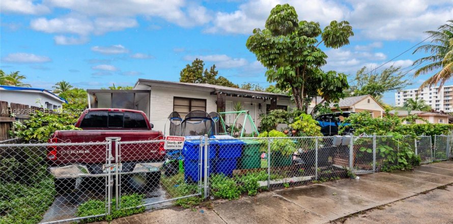 Villa ou maison à Miami, Floride 2 chambres, 132.66 m2 № 2027157