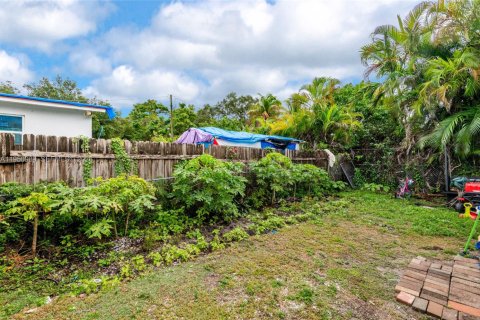 Villa ou maison à louer à Miami, Floride: 2 chambres, 132.66 m2 № 2027157 - photo 27