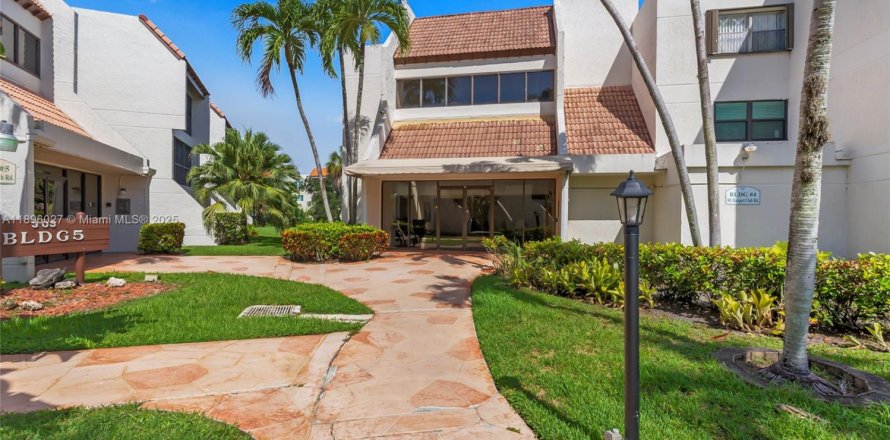 Condo à Weston, Floride, 2 chambres  № 1952847