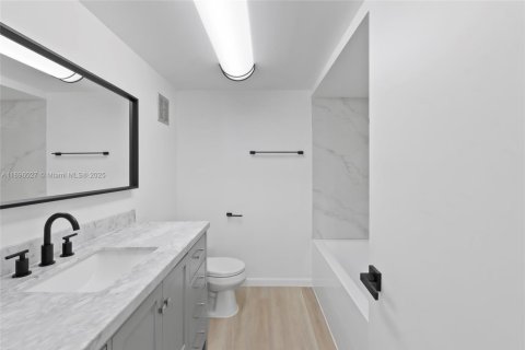 Copropriété à vendre à Weston, Floride: 2 chambres, 102.75 m2 № 1952847 - photo 8