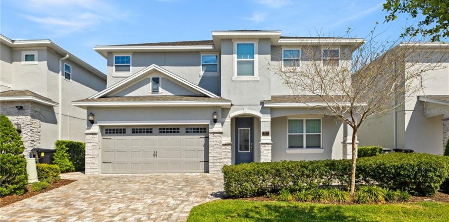 Casa en Kissimmee, Florida 5 dormitorios, 273.6 m2 № 1879710