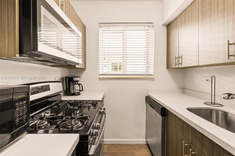 Copropriété à louer à Miami Beach, Floride: 37.16 m2 № 2407873 - photo 5
