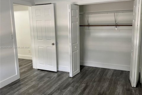 Villa ou maison à louer à Miami, Floride: 1 chambre, 65.03 m2 № 2168386 - photo 7
