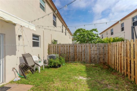Townhouse in Miami, Florida 3 bedrooms, 133.97 sq.m. № 1860930 - photo 19