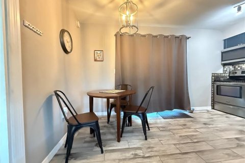 House in Ocala, Florida 3 bedrooms, 93.65 sq.m. № 2104324 - photo 9