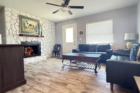 House in Ocala, Florida 3 bedrooms, 93.65 sq.m. № 2104324 - photo 2