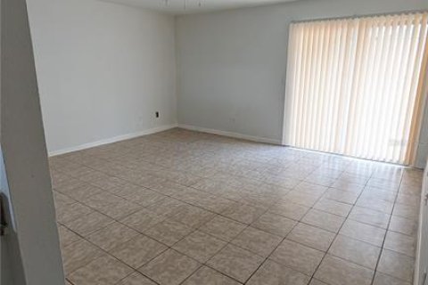 Apartamento en alquiler en Leesburg, Florida, 3 dormitorios, 110.09 m2 № 2094339 - foto 4